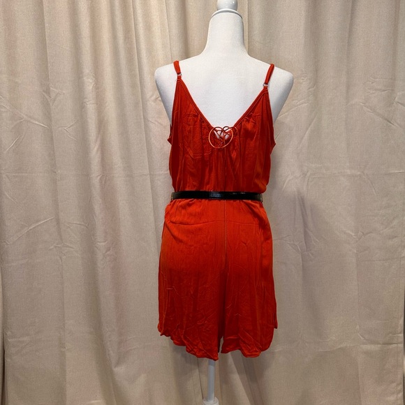 NWOT adjustable strap shorts romper / size 2XL - Picture 3 of 3